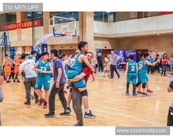 南京篮球队拼搏历程揭秘：从默默无闻到世界杯舞台的辉煌之路