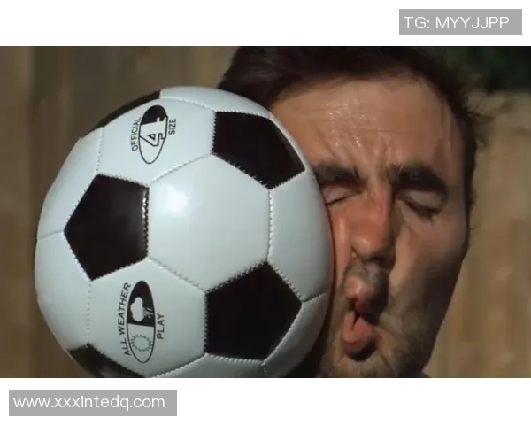 足球明星幽默广告视频大集合让你捧腹大笑的精彩瞬间分享